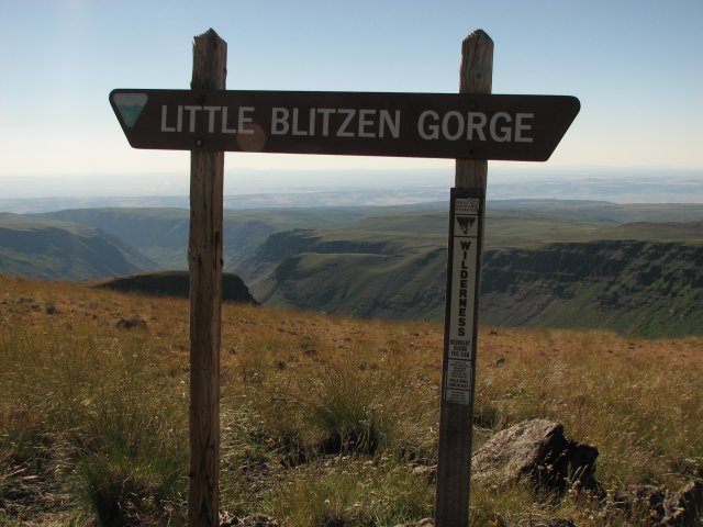 Little Blitzen Gorge - view to west